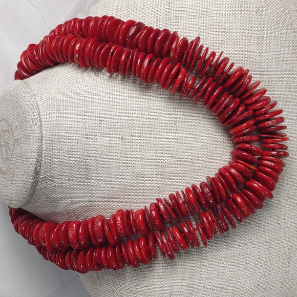 Lucas Lameth Coral Disc Necklace - Picture 2 of 7